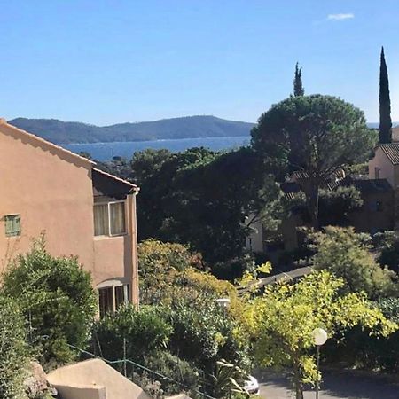 Cavalaire Vue Mer Au Loin Maisonnette Tout Equipee Pour 4 Personnes Avec Piscine Clim Wifi Velos Tv Barbecues Eksteriør billede
