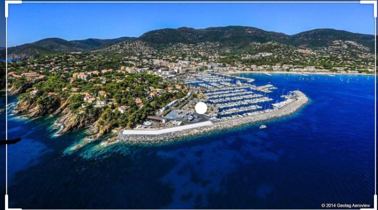 Cavalaire Vue Mer Au Loin Maisonnette Tout Equipee Pour 4 Personnes Avec Piscine Clim Wifi Velos Tv Barbecues Eksteriør billede