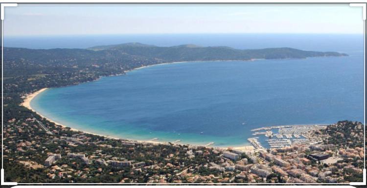 Cavalaire Vue Mer Au Loin Maisonnette Tout Equipee Pour 4 Personnes Avec Piscine Clim Wifi Velos Tv Barbecues Eksteriør billede