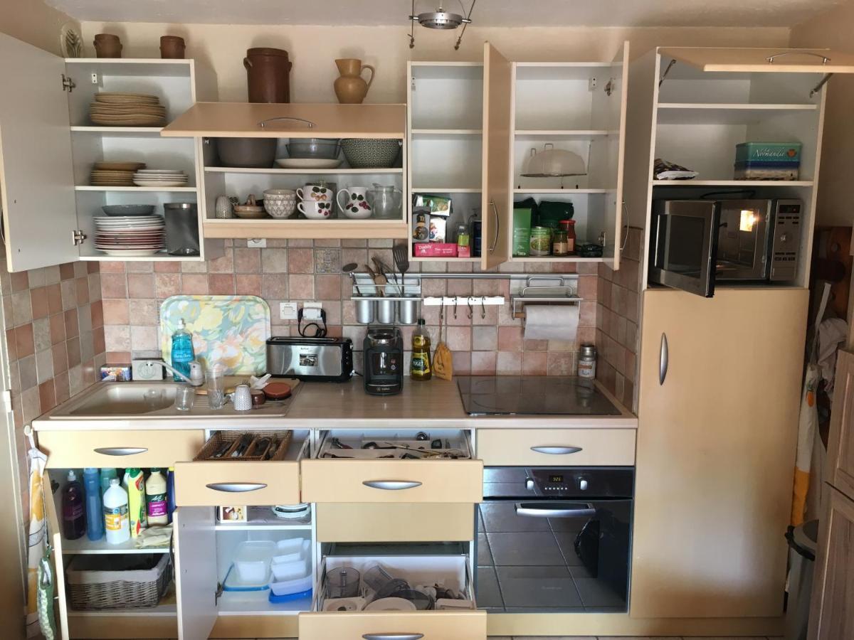 Cavalaire Vue Mer Au Loin Maisonnette Tout Equipee Pour 4 Personnes Avec Piscine Clim Wifi Velos Tv Barbecues Eksteriør billede