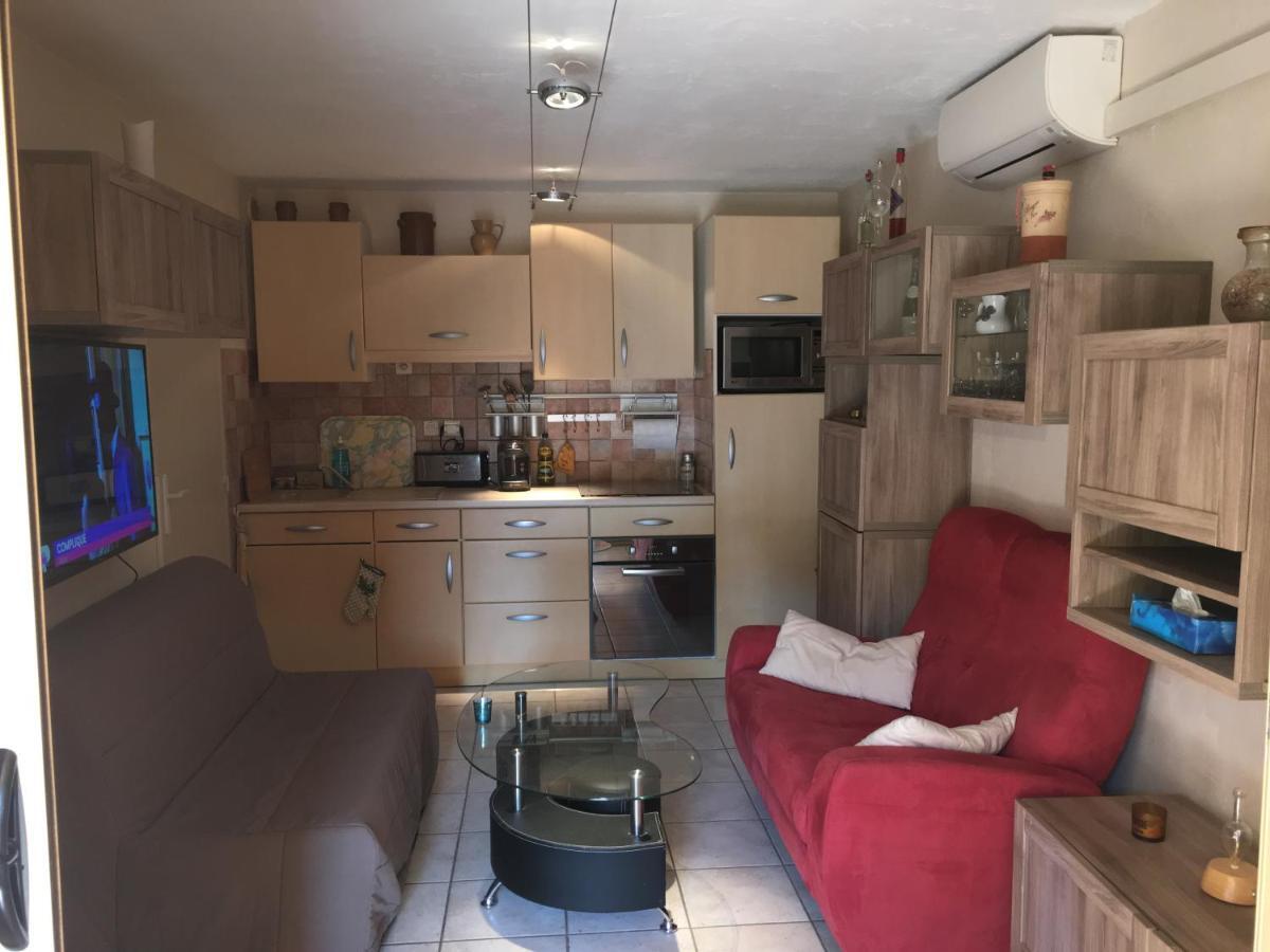 Cavalaire Vue Mer Au Loin Maisonnette Tout Equipee Pour 4 Personnes Avec Piscine Clim Wifi Velos Tv Barbecues Eksteriør billede