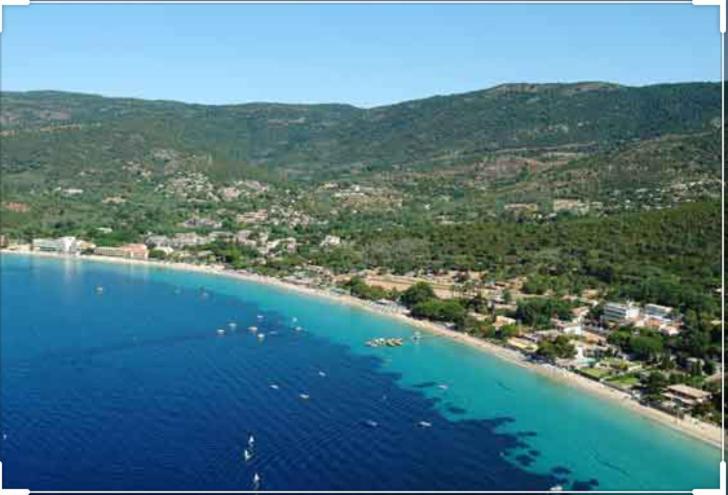 Cavalaire Vue Mer Au Loin Maisonnette Tout Equipee Pour 4 Personnes Avec Piscine Clim Wifi Velos Tv Barbecues Eksteriør billede