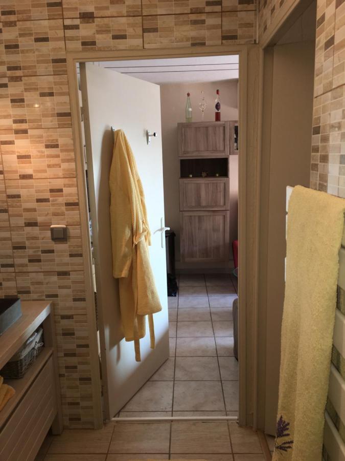 Cavalaire Vue Mer Au Loin Maisonnette Tout Equipee Pour 4 Personnes Avec Piscine Clim Wifi Velos Tv Barbecues Eksteriør billede